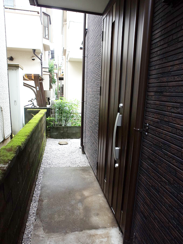 東京都、神奈川県のリフォームはミサワリフォーム。築50年以上の住宅をフルリノベーション。耐震、基礎補強、断熱性アップし、床暖房の設置も可能です。新築費用の約半分でまるで新築のように生まれ変わります。